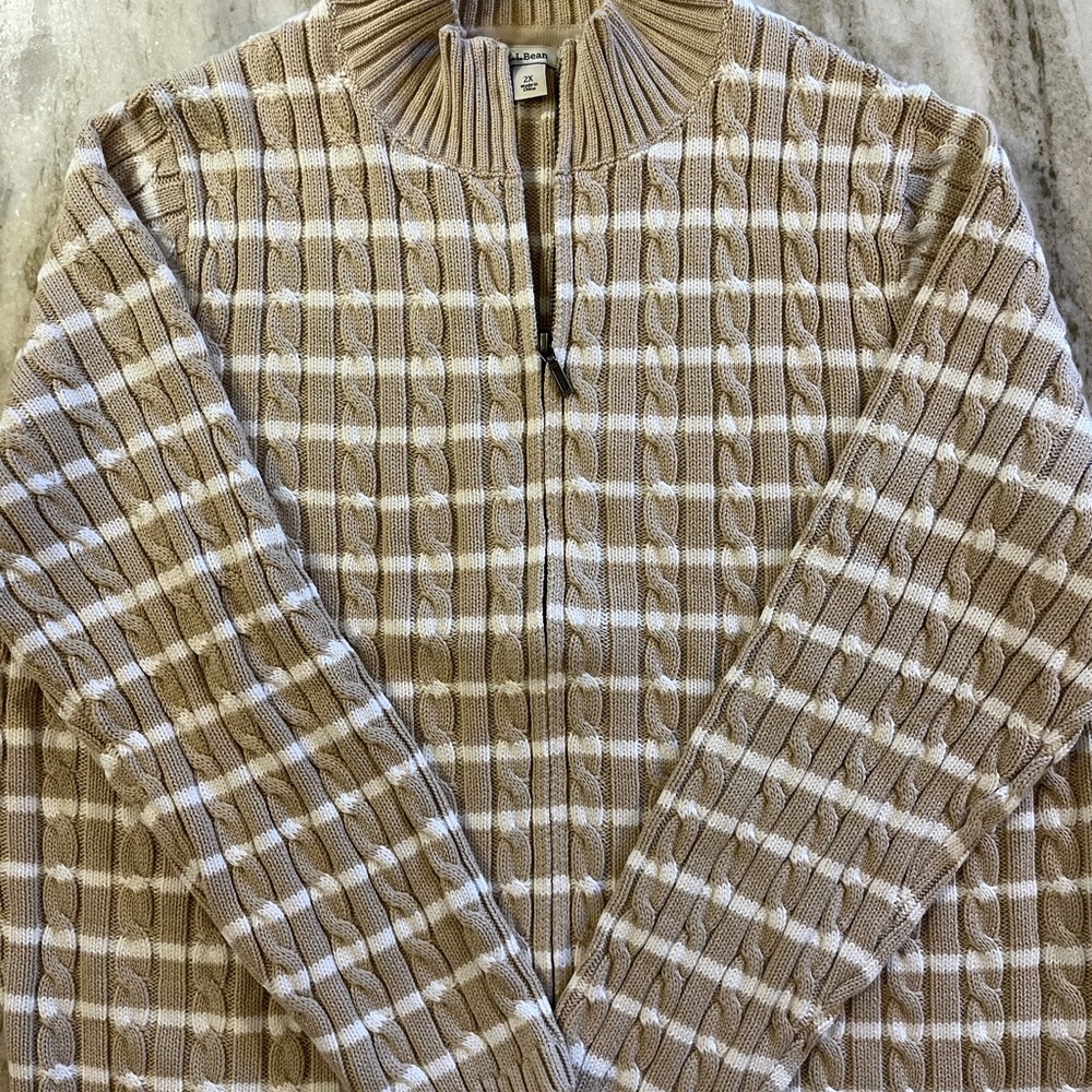 L.L. Bean women’s cable knit sweater size 2X. NWOT. 100% Cotton. Tan/white.
